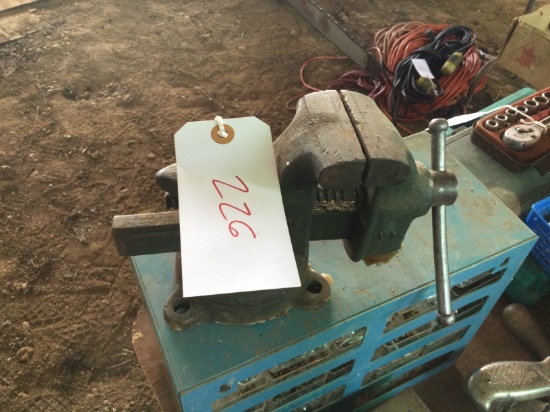 Small bench vise