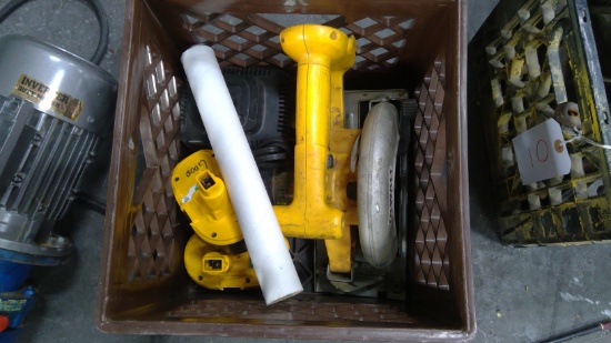DeWalt DW939 Circular Saw with 2 Batteries and 1 Charger