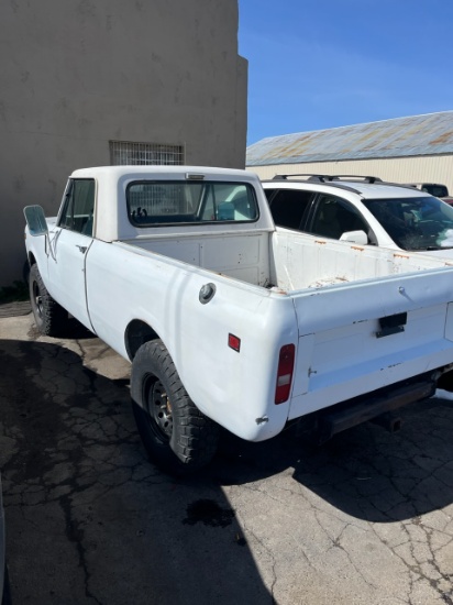 1980 International Nissan Diesel Scout runs and drives and sells with title