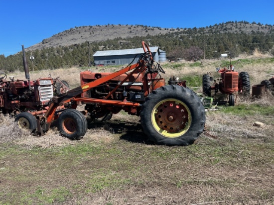 International tractor with front end loader