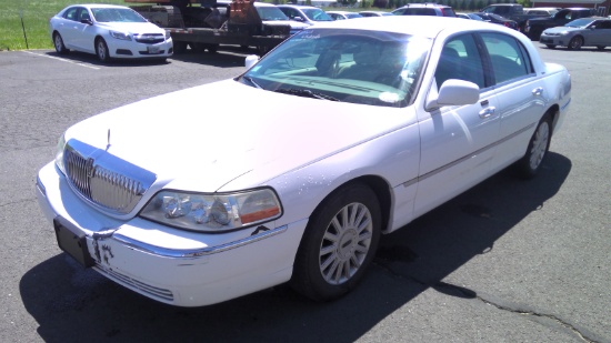2003 Lincoln Town Car
