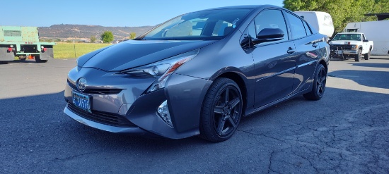 2016 TOYOTA Prius