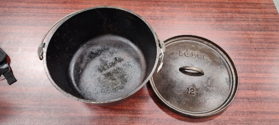 12in Lodge Camp Style Cast Iron Dutch Oven