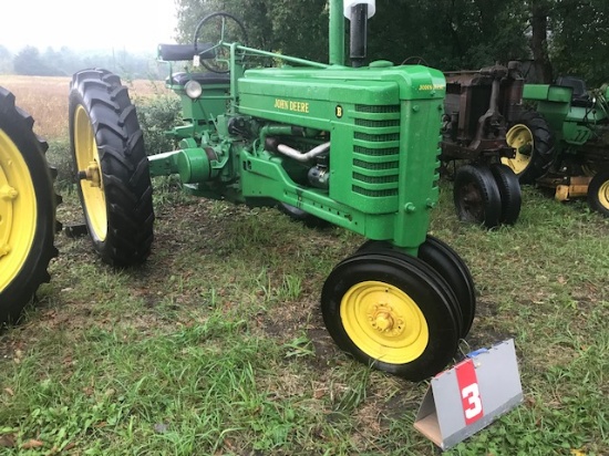 JOHN DEERE B, 296932, 1952, NEW RUBBER, RESTORED