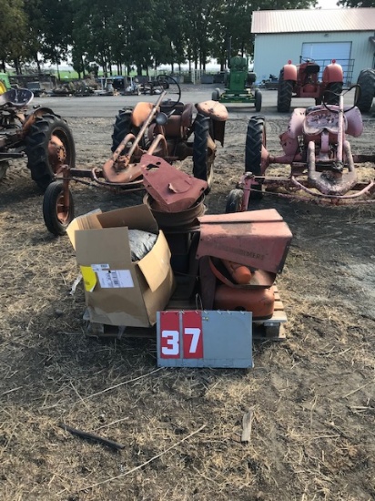 ALLIS CHALMERS G, PARTS ON A PALLET