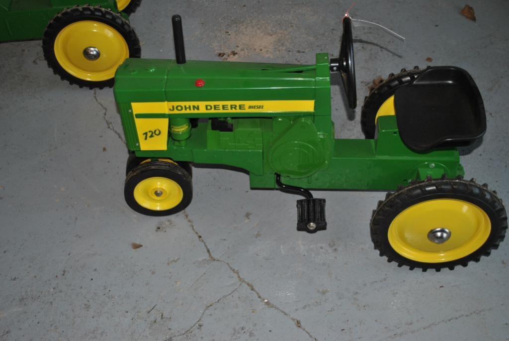john deere 720 pedal tractor