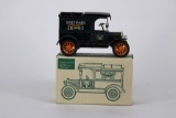 ERTL 1/25 Model T Bank Hart-Parr 28-50