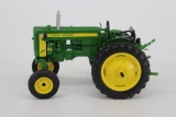 1/16 Ertl John Deere Model 420 V Tractor Phase II 1957 - Two-Cylinder Expo XIII - Official Show Toy
