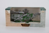 1/28 John Deere Threshing Machine