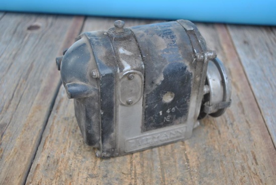 Eisemann Pony Motor 2 Cylinder Cat Magneto