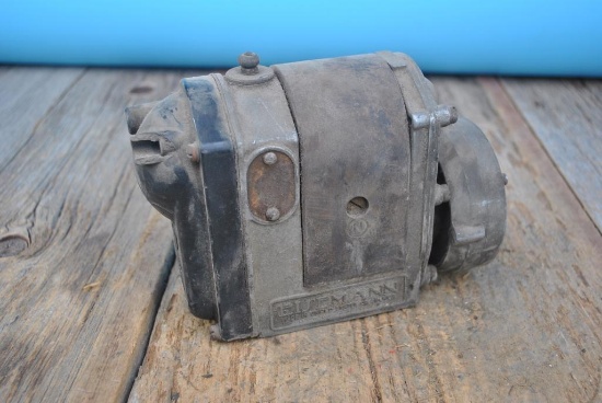 Eisemann 2 Cylinder Magneto