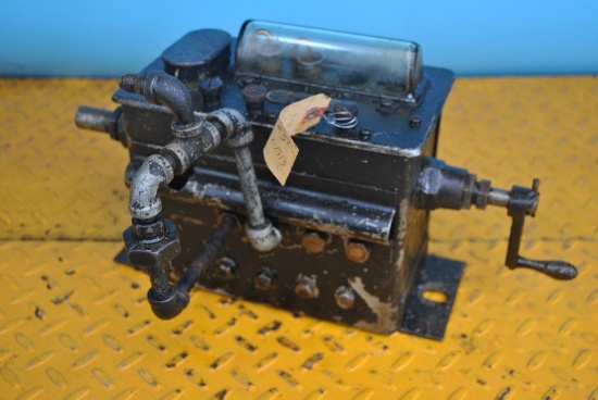 Madison Kipp Model 50 2 Feed in 4 Feed Box Lubricator