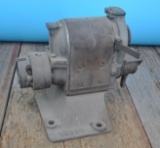 Robert Bosch ZU4 Magneto on Cast Iron Hart Parr Bracket