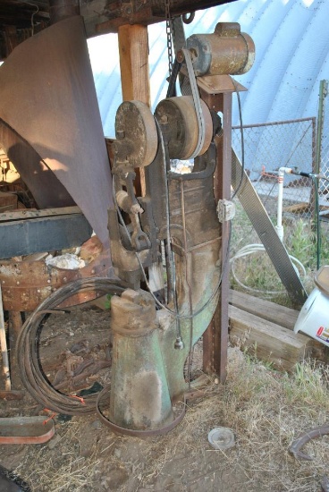 Little Giant Electric Blacksmith Trip Hammer