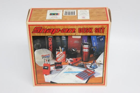 Snap-On Desk Set