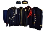 4 US UNIFORMS & 2 HATS.