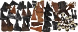 GROUPING OF VINTAGE LEATHER GOODS.