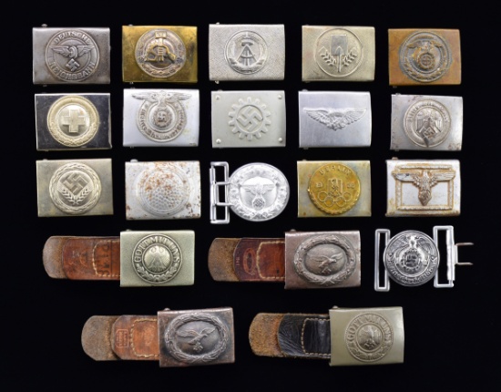 LARGE LOT OF WWII GERMAN BELT BUCKLES.