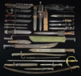 GROUP OF SWORDS, BAYONETS & KNIVES: VINTAGE,