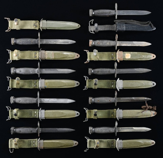 GROUP OF 9 ASSORTED US M7 BAYONETS WITH SCABBARDS.