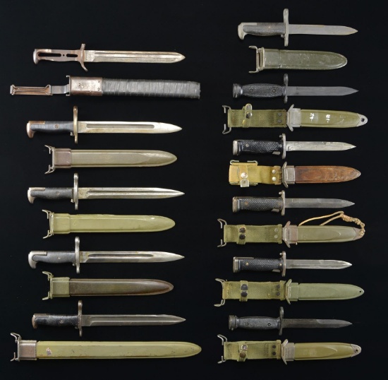 LOT OF 11 MOSTLY US BAYONETS.