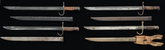 GROUPING OF FOUR WWII JAPANESE TYPE 30 BAYONETS.