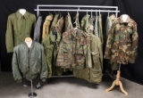 18 MILITARY JACKETS, COATS, LINERS & FOUL WEATHER