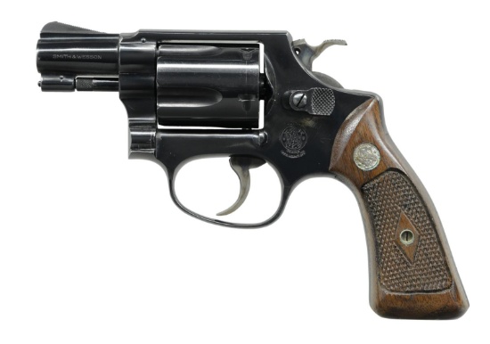 VERY CLEAN SMITH & WESSON MODEL 36 REVOLVER.