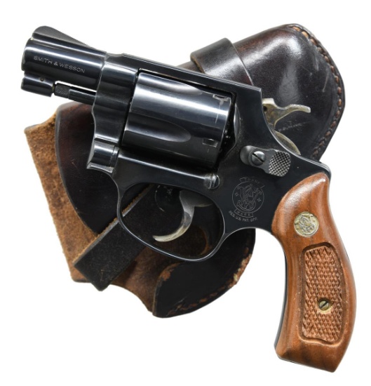 SMITH & WESSON MODEL 36 DA REVOLVER.