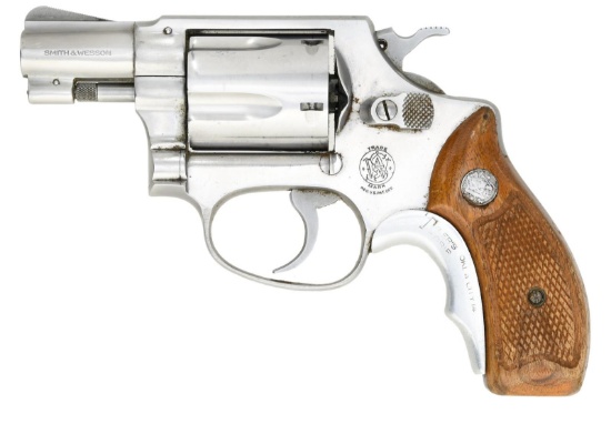 STAINLESS STEEL S&W MODEL 60 DA REVOLVER.