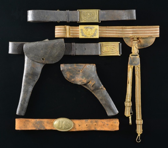 US MILITARY BELTS & HOLSTERS.