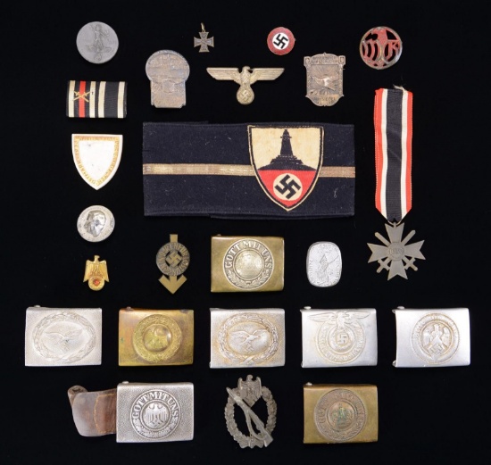 LARGE LOT OF WWII GERMAN BELT BUCKLES, TINNIES,