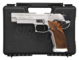 SIG SAUER P226S SEMI AUTO PISTOL.