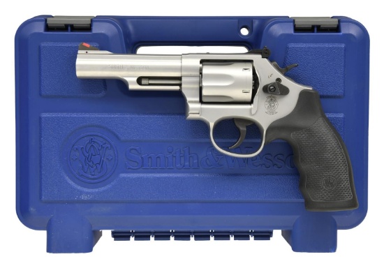 SMITH & WESSON MODEL 66-8 DA REVOLVER.