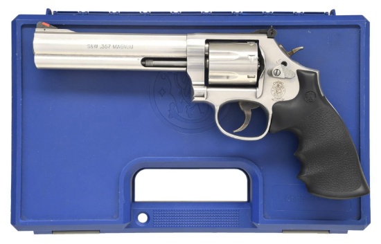 SMITH & WESSON 686-6 PLUS DA REVOLVER.