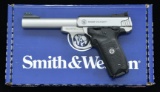 SMITH & WESSON SW22 VICTORY SEMI AUTO PISTOL.