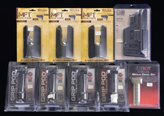 LOT OF MODERN SPORTING RIFLE ACCESSORIES.