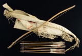 AMERICAN INDIAN BOW, ARROWS, QUIVER / BOW POUCH.