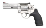 SMITH & WESSON 686-6 PLUS DA REVOLVER.