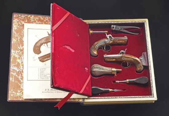 U.S. HISTORICAL SOCIETY GOLD MOUNTED CASED PAIR OF