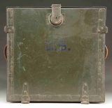 US WWII MILITARY FIELD DESK.