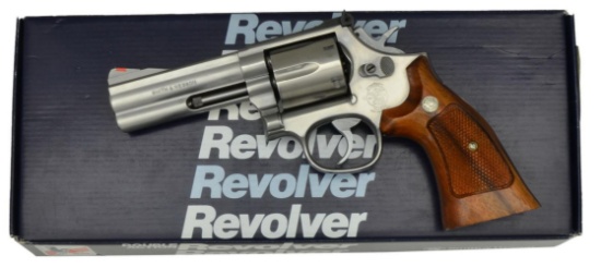 SMITH & WESSON MODEL 686-1 DA REVOLVER.