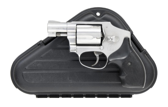 SMITH & WESSON MODEL 940-1 DOUBLE ACTION REVOLVER.