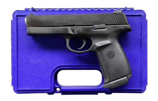 SMITH & WESSON SW40F SEMI AUTO PISTOL.