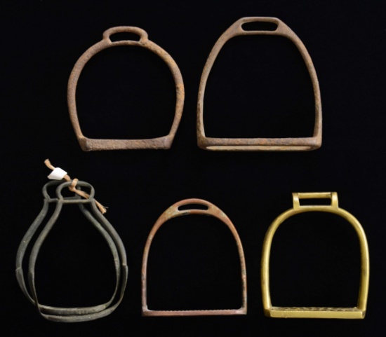 1 PAIR & 4 SINGLE STIRRUPS.