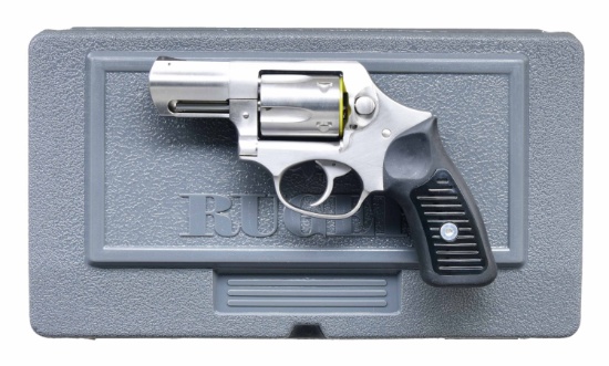 RUGER SP101 DOUBLE ACTION REVOLVER WITH CASE.