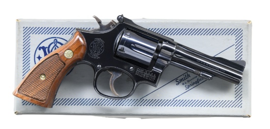 SMITH& WESSON MODEL 15-3 DA REVOLVER.