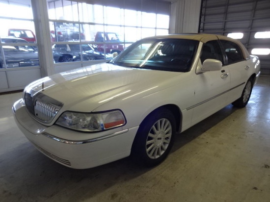 2003 LINCOLN TOWN CAR SEDAN 4 DOOR 4.6 2WD AUTOMATIC