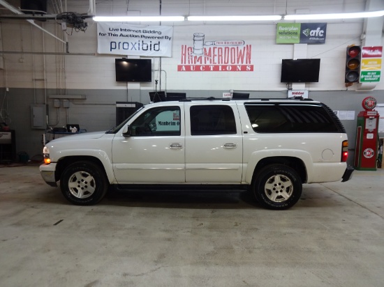 2005 CHEVROLET SUBURBAN WAGON 4 DOOR LT 8 5.3 4WD AUTOMATIC