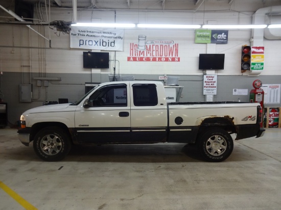 2000 CHEVROLET SILVERADO QUAD CAB PK LS 8 5.3 4WD AUTOMATIC